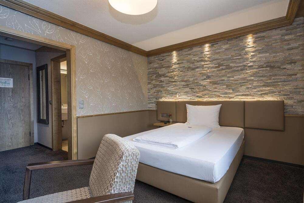 Hotel & Restaurant Becher Donzdorf Pokoj fotografie